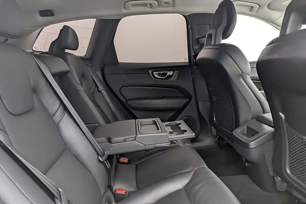 Used 2017 Volvo XC60 Momentum Pro White - Interior and Exterior details 13