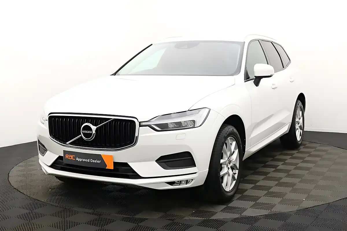 Used 2017 Volvo XC60 Momentum Pro White - Interior and Exterior details 6