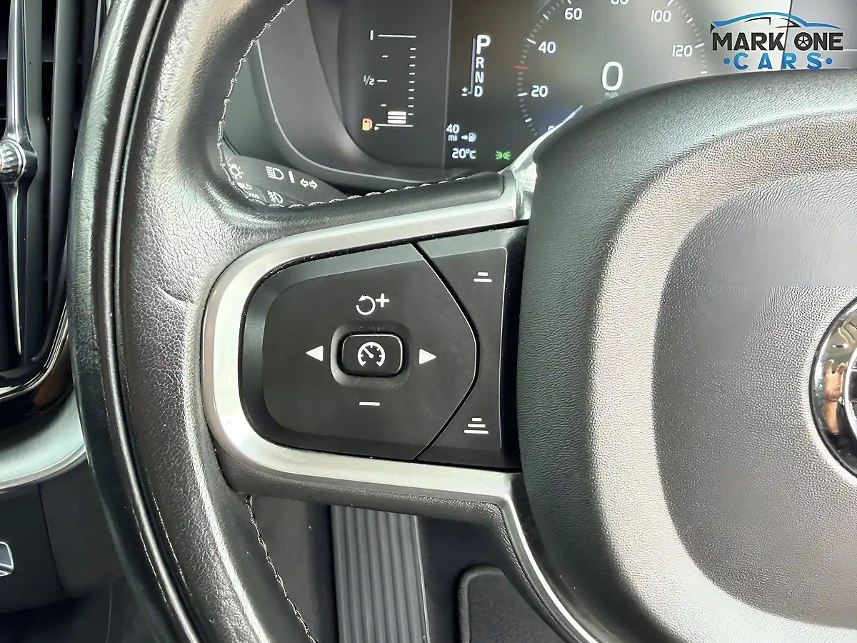 Used 2017 Volvo XC60 Momentum White - Interior and Exterior details 12