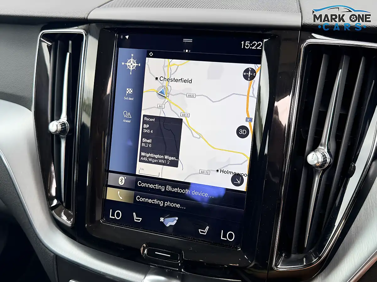 Used 2017 Volvo XC60 Momentum White - Interior and Exterior details 13