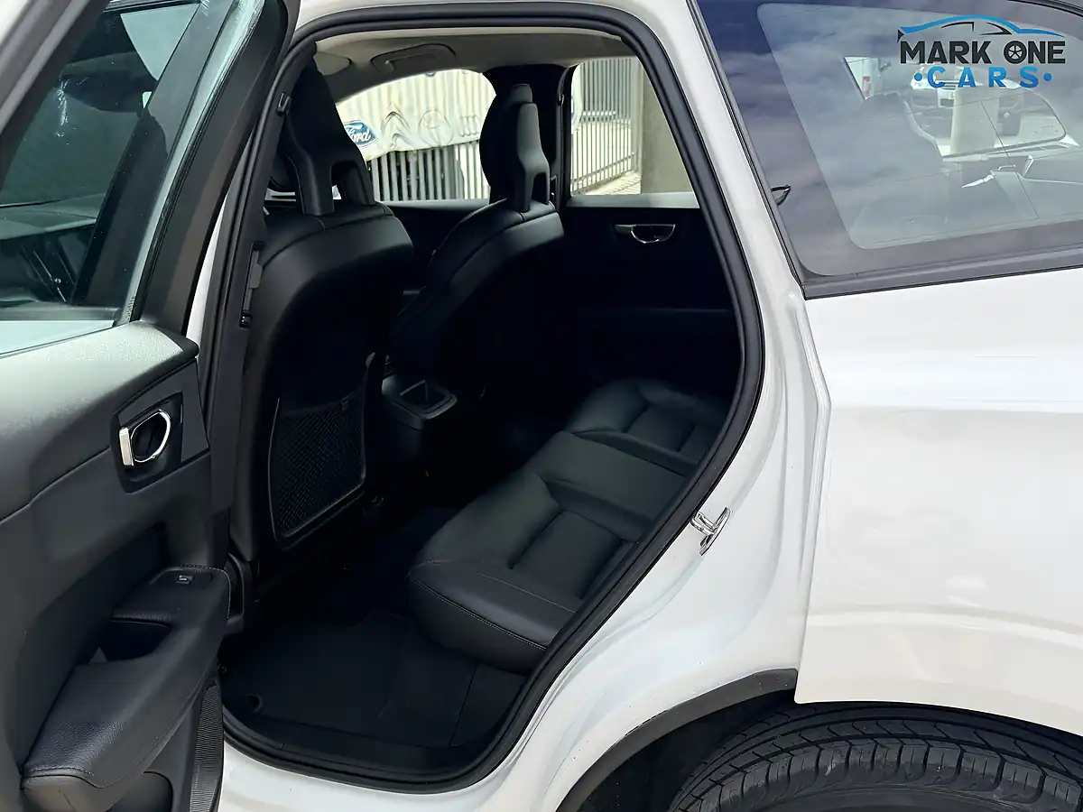Used 2017 Volvo XC60 Momentum White - Interior and Exterior details 19
