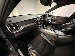 Used 2017 Volvo XC60 R-Design Electric Silver - Interior and Exterior details 10
