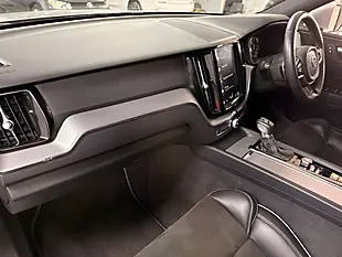 Used 2017 Volvo XC60 R-Design Electric Silver - Interior and Exterior details 11