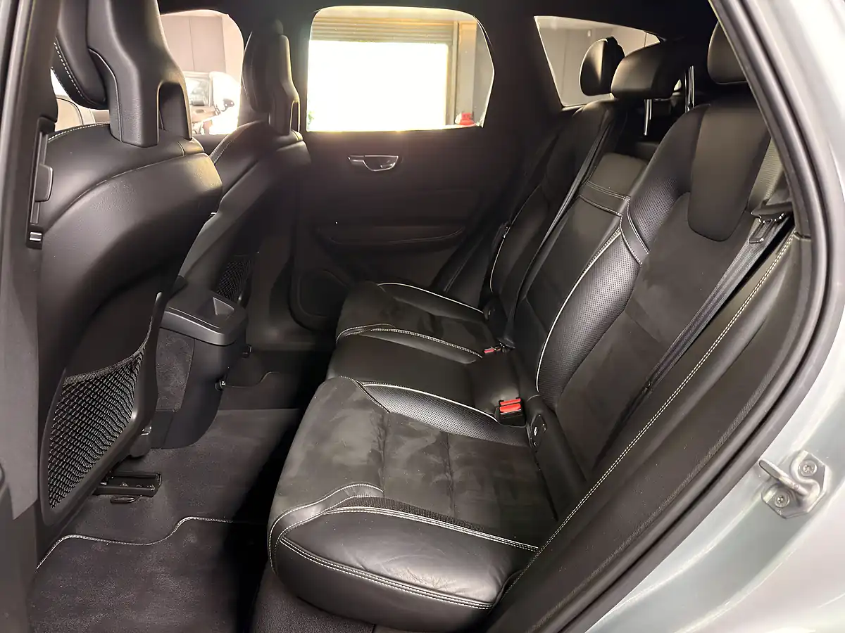 Used 2017 Volvo XC60 R-Design Electric Silver - Interior and Exterior details 13