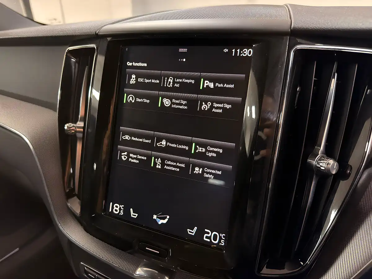 Used 2017 Volvo XC60 R-Design Electric Silver - Interior and Exterior details 16
