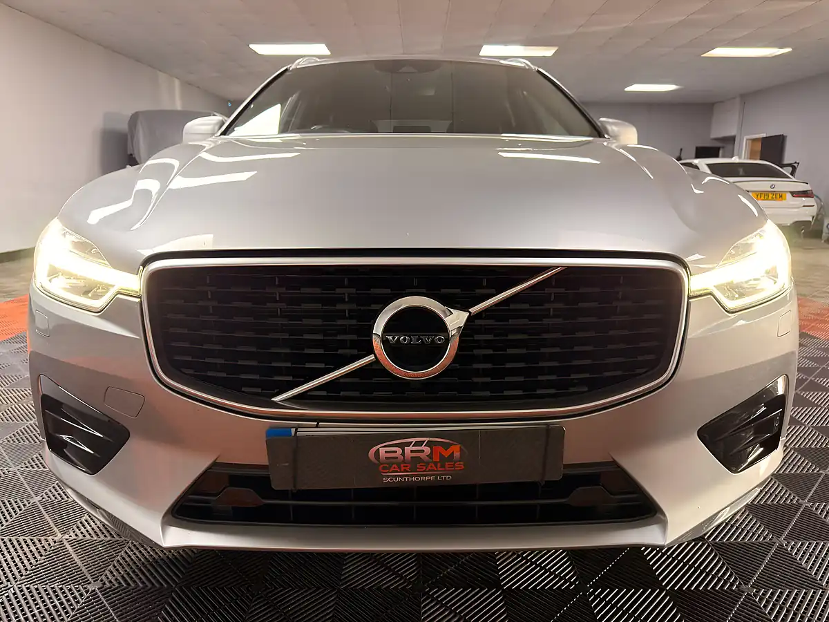 Used 2017 Volvo XC60 R-Design Electric Silver - Interior and Exterior details 2