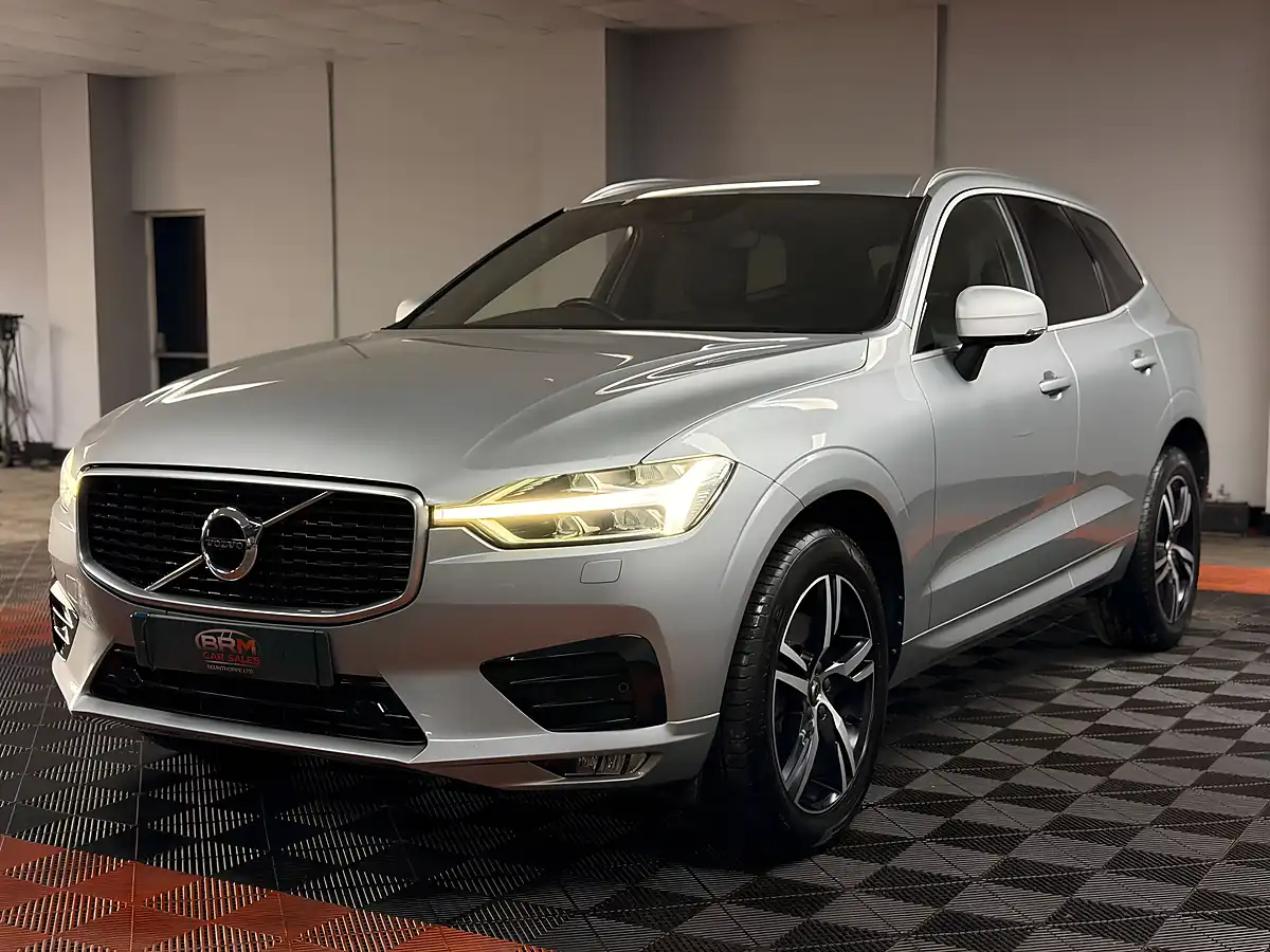 Used 2017 Volvo XC60 R-Design Electric Silver - Interior and Exterior details 3