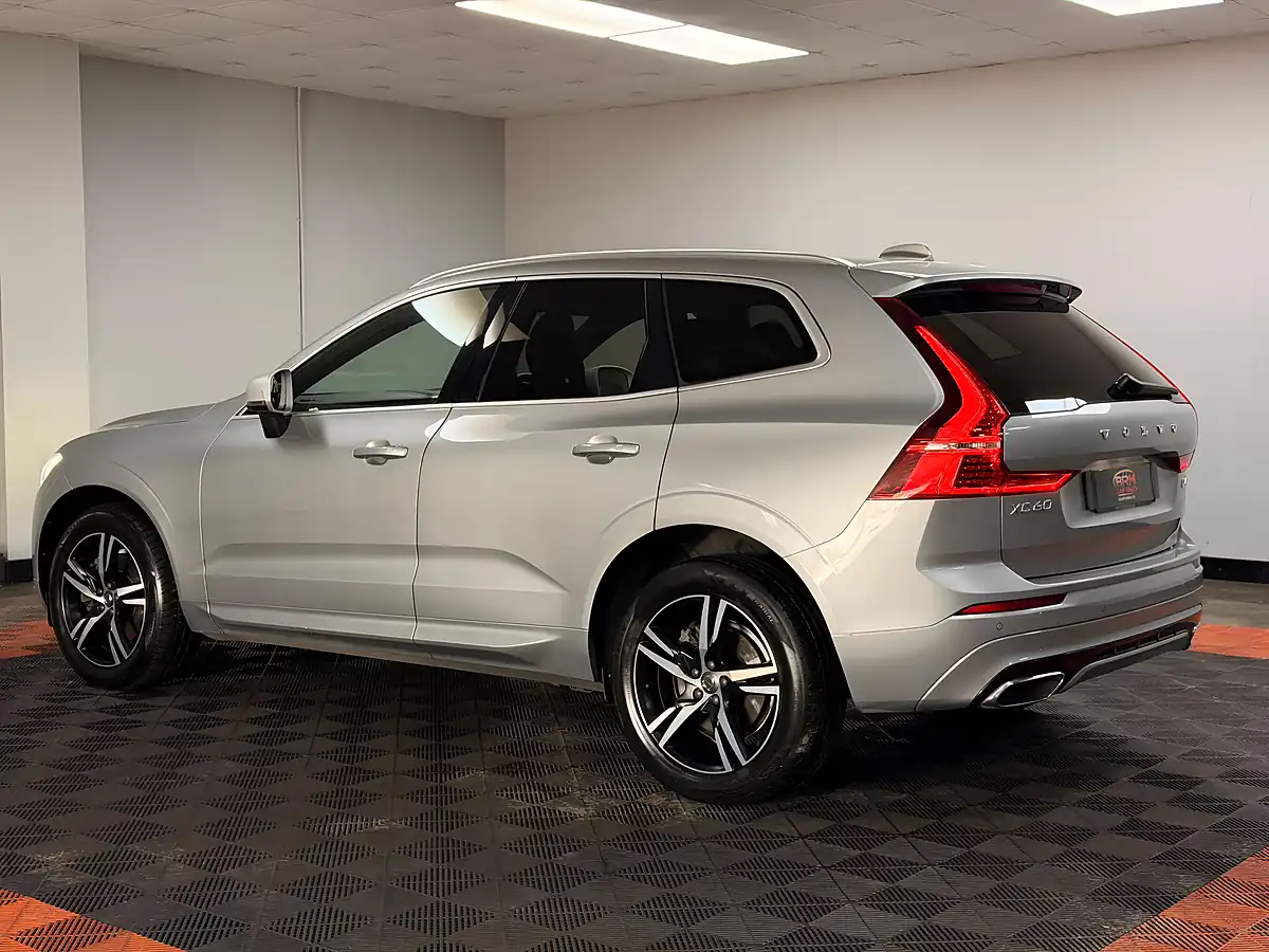 Used 2017 Volvo XC60 R-Design Electric Silver - Interior and Exterior details 4