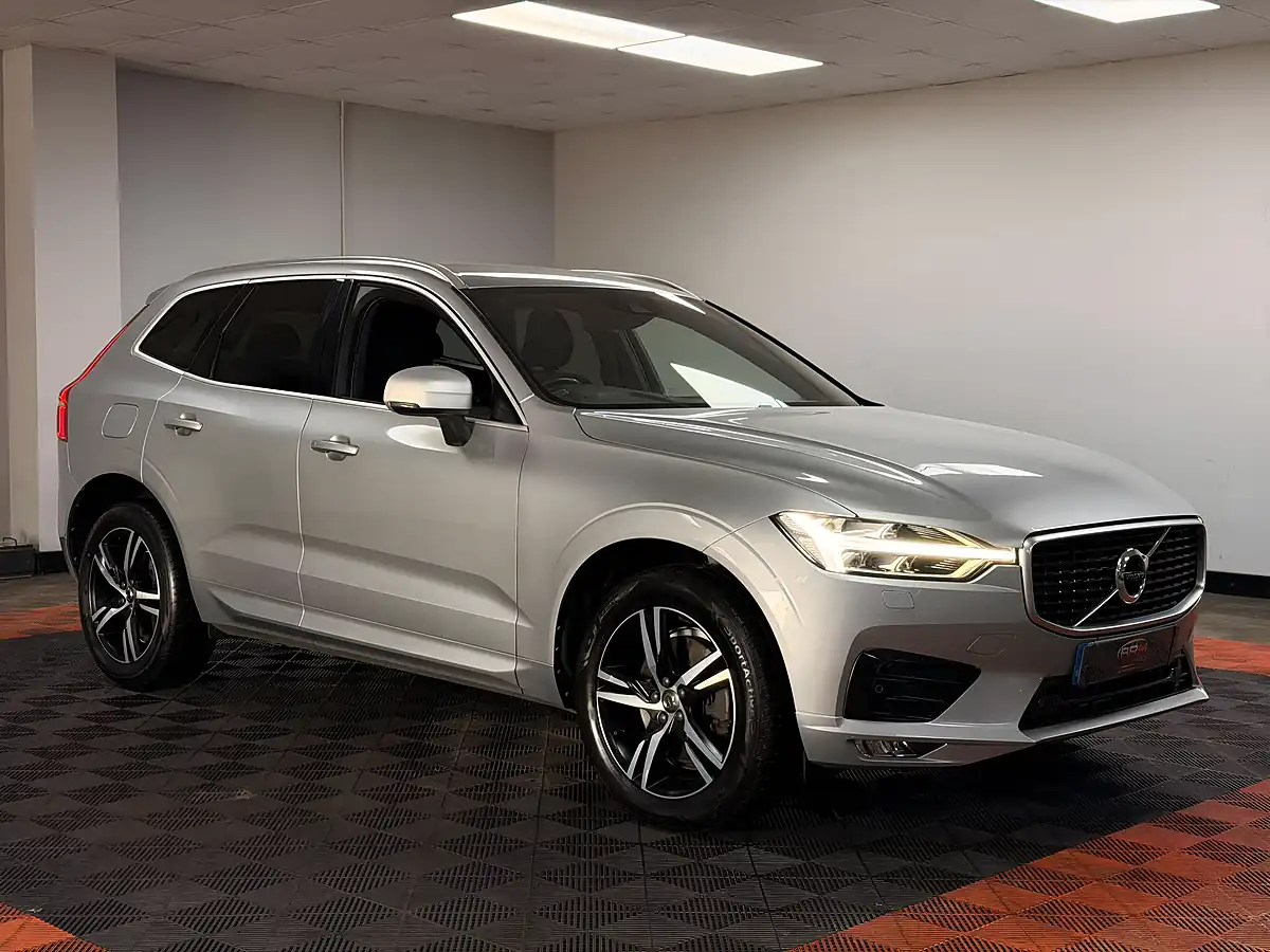 Used 2017 Volvo XC60 R-Design Electric Silver - Interior and Exterior details 5