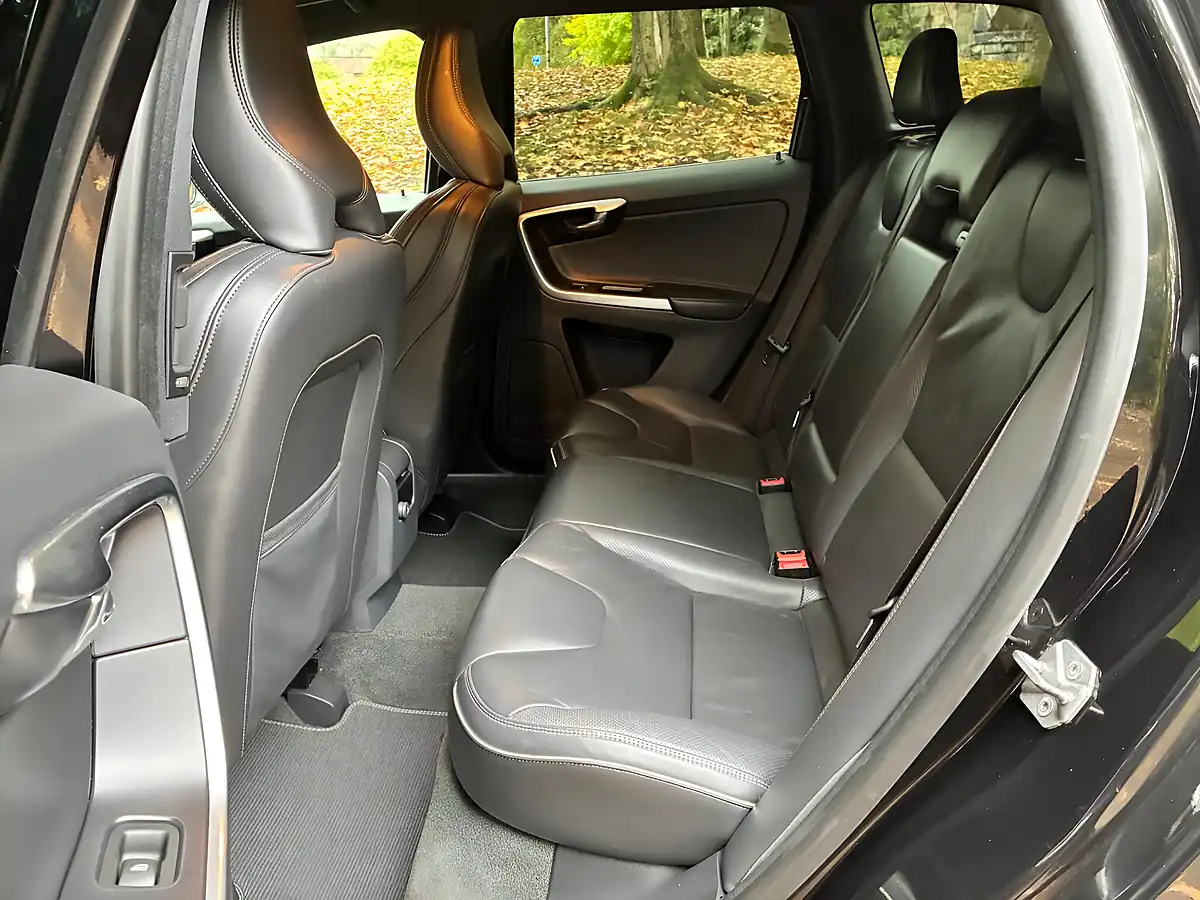 Used 2017 Volvo XC60 R-Design Lux Nav Black - Interior and Exterior details 15