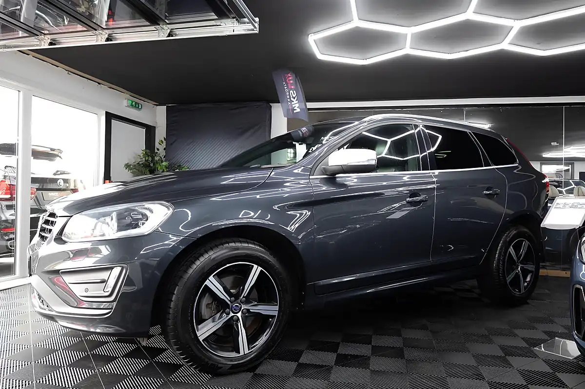 Used 2017 Volvo XC60 R-Design Lux Nav Grey - Interior and Exterior details 11