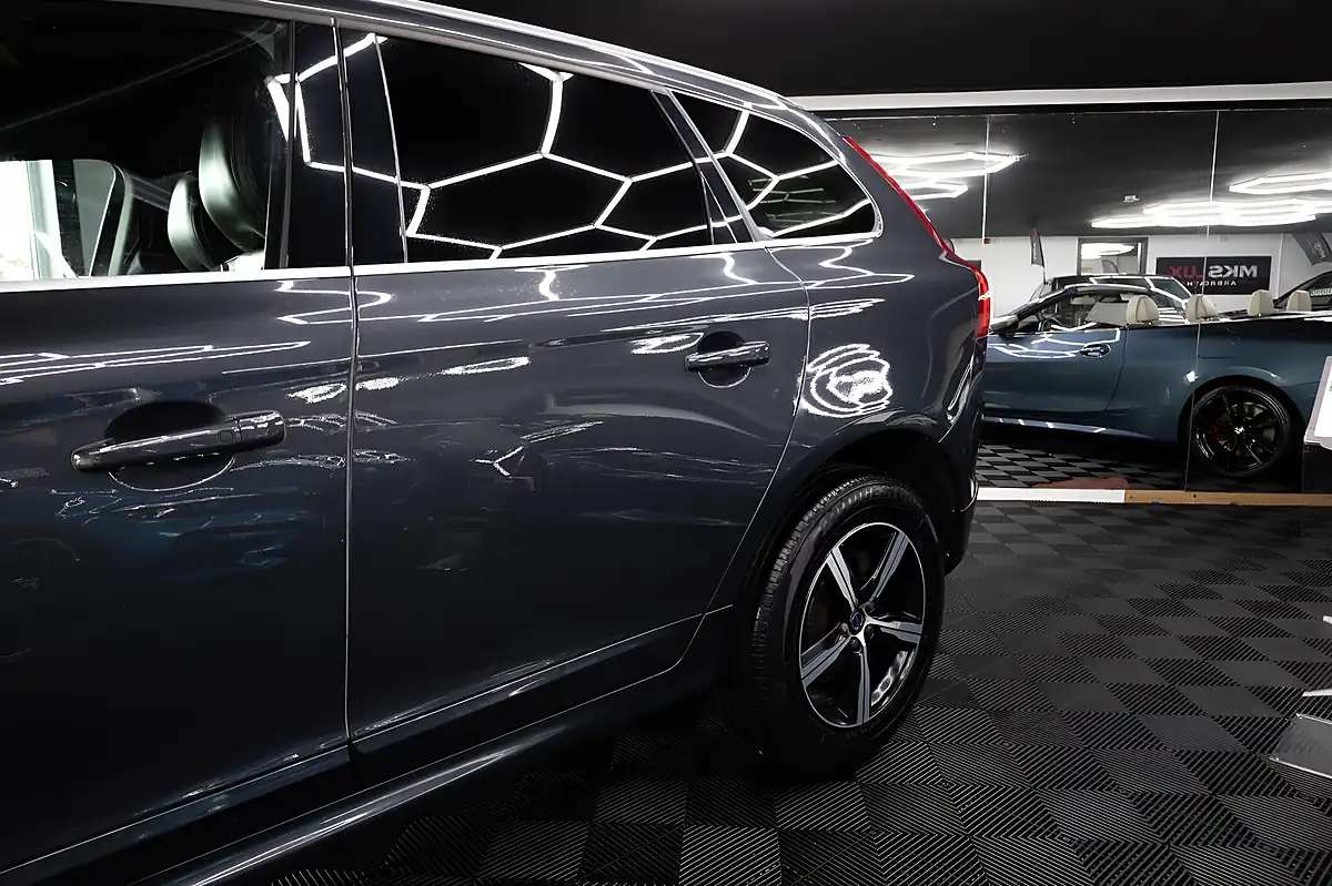 Used 2017 Volvo XC60 R-Design Lux Nav Grey - Interior and Exterior details 13