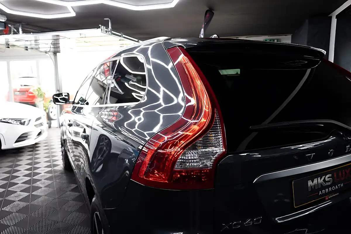 Used 2017 Volvo XC60 R-Design Lux Nav Grey - Interior and Exterior details 8