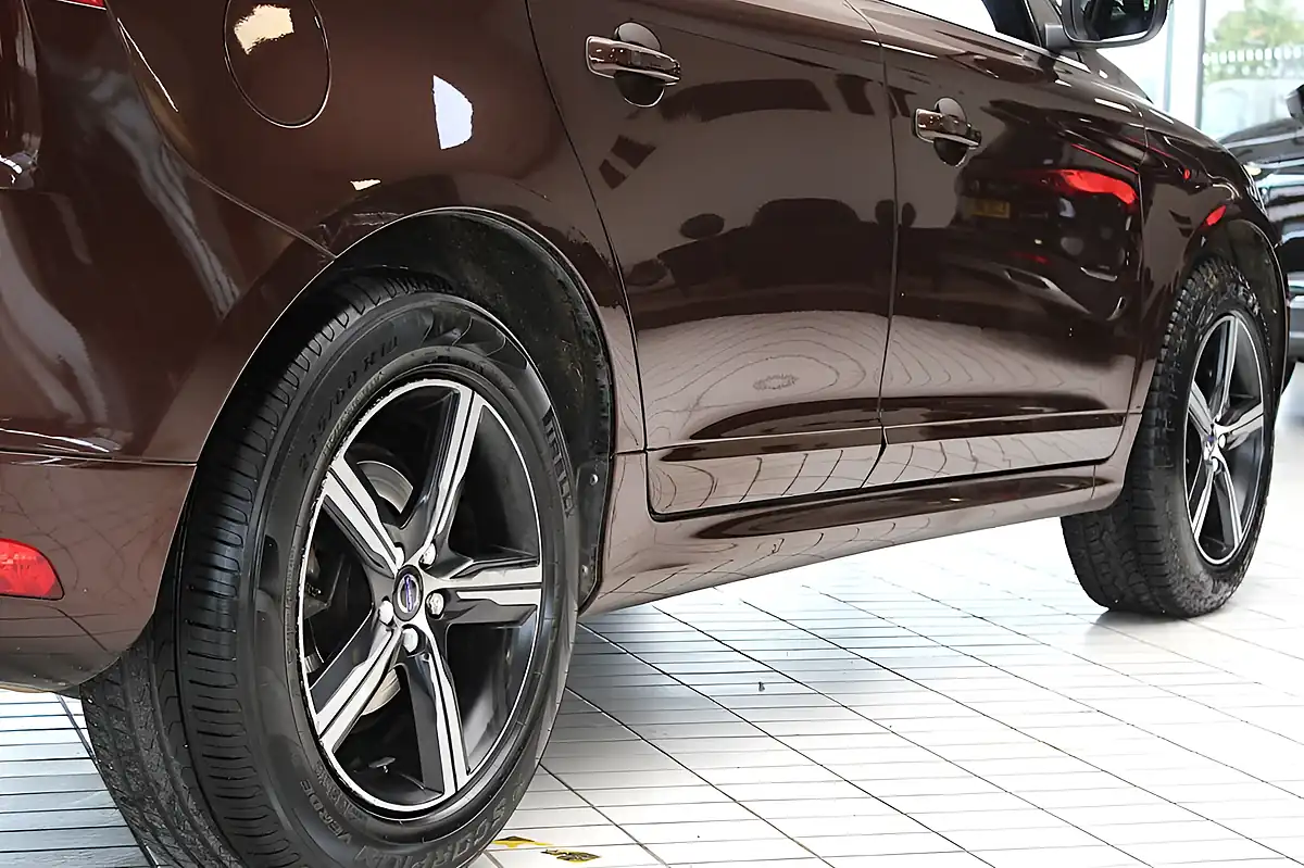Used 2017 Volvo XC60 R-Design Lux Nav Rich Java (bronze) - Interior and Exterior details 14