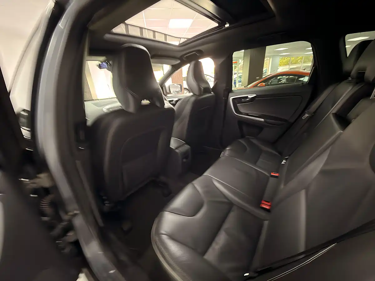 Used 2017 Volvo XC60 R-Design Lux Osmium Grey - Interior and Exterior details 10