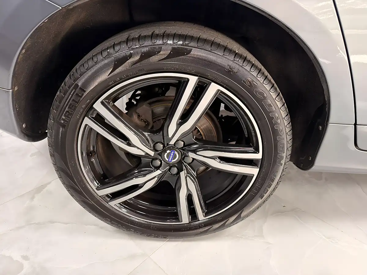 Used 2017 Volvo XC60 R-Design Lux Osmium Grey - Interior and Exterior details 15