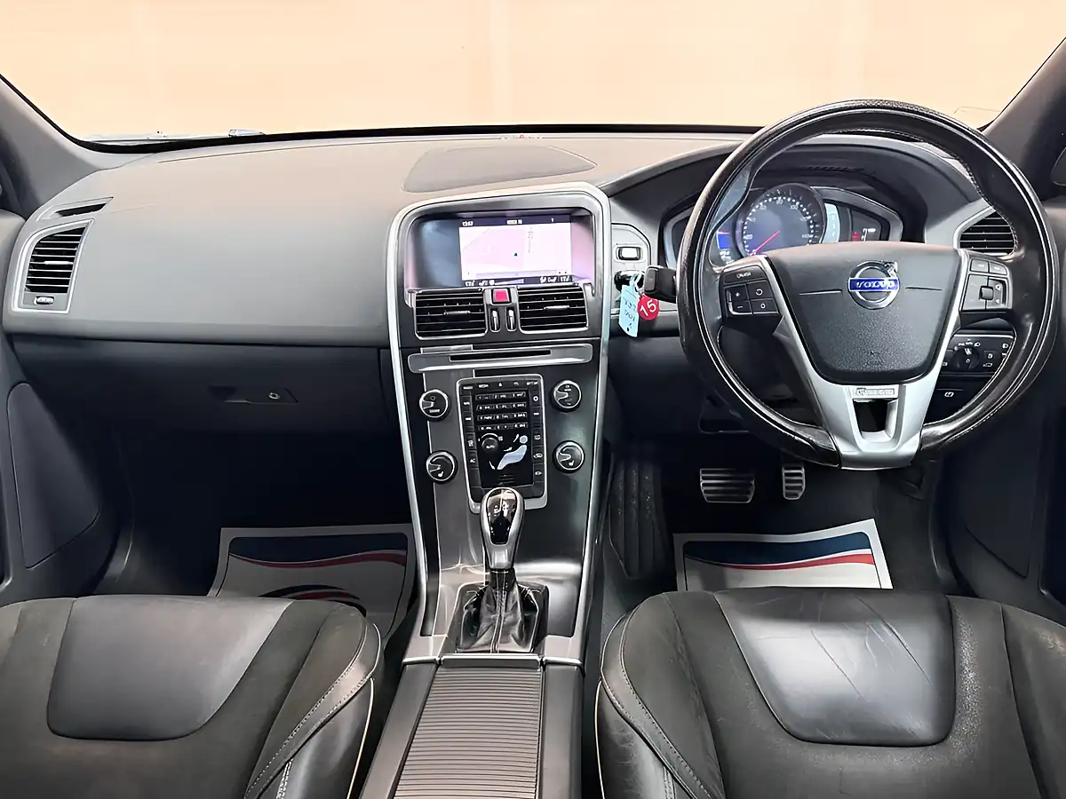 Used 2017 Volvo XC60 R-Design Nav Onyx Black - Interior and Exterior details 7