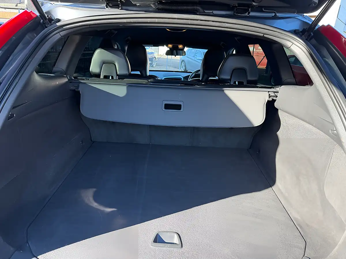 Used 2017 Volvo XC60 R-Design Nav Osmium Grey - Interior and Exterior details 20