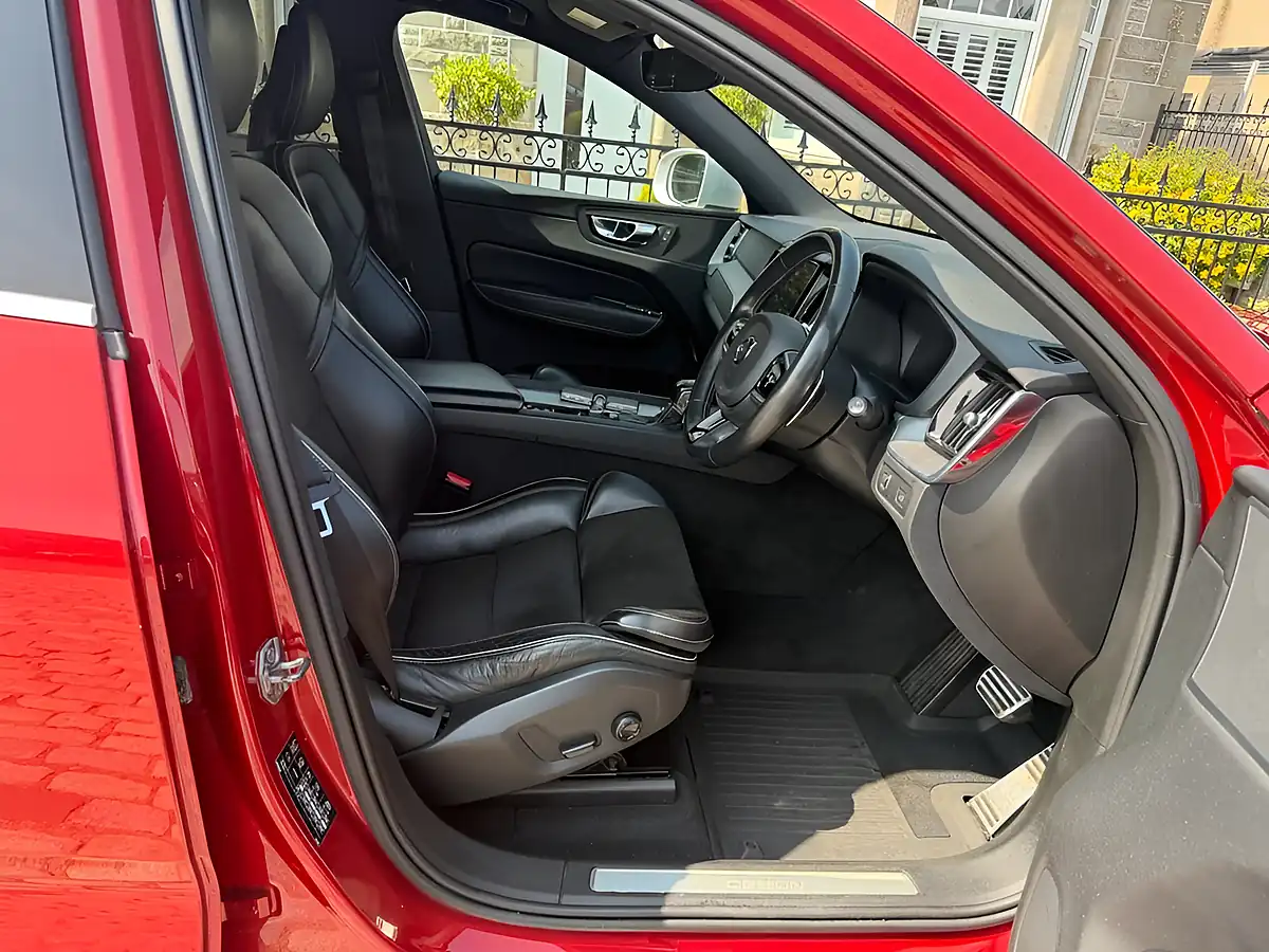 Used 2017 Volvo XC60 R-Design Red - Interior and Exterior details 2
