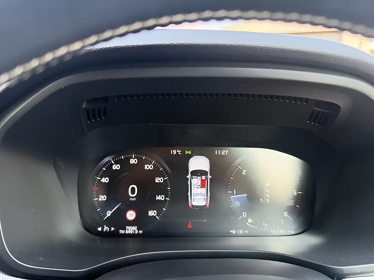 Used 2017 Volvo XC60 R-Design Red - Interior and Exterior details 20
