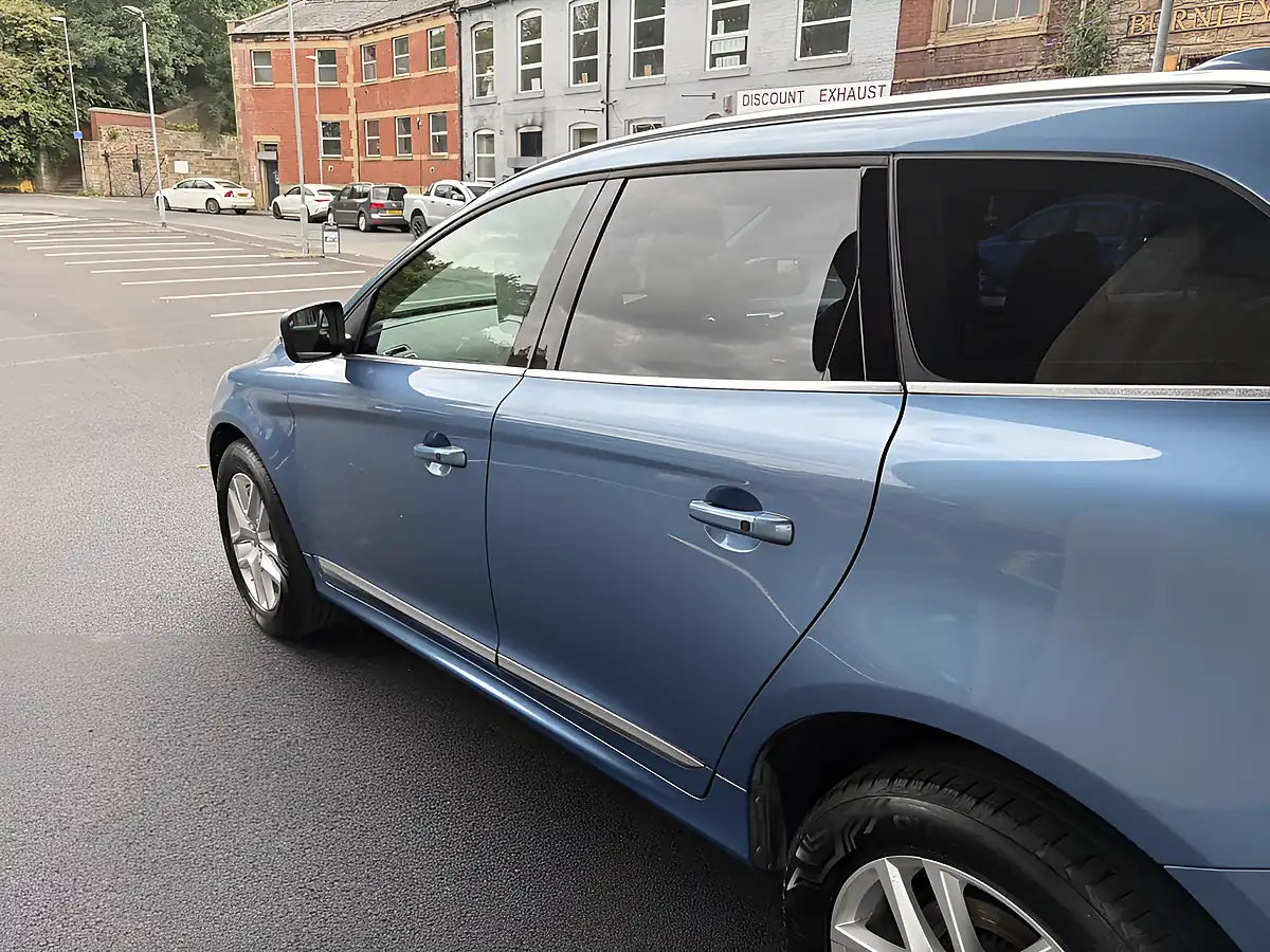 Used 2017 Volvo XC60 Se Lux Nav Blue - Interior and Exterior details 10