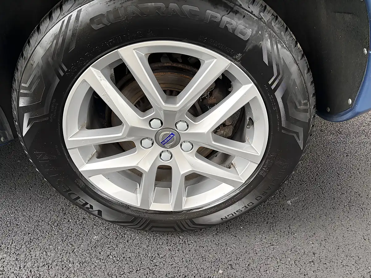Used 2017 Volvo XC60 Se Lux Nav Blue - Interior and Exterior details 11