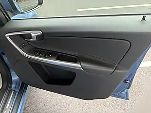 Used 2017 Volvo XC60 Se Lux Nav Blue - Interior and Exterior details 14