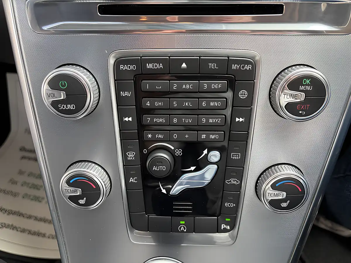 Used 2017 Volvo XC60 Se Lux Nav Blue - Interior and Exterior details 16