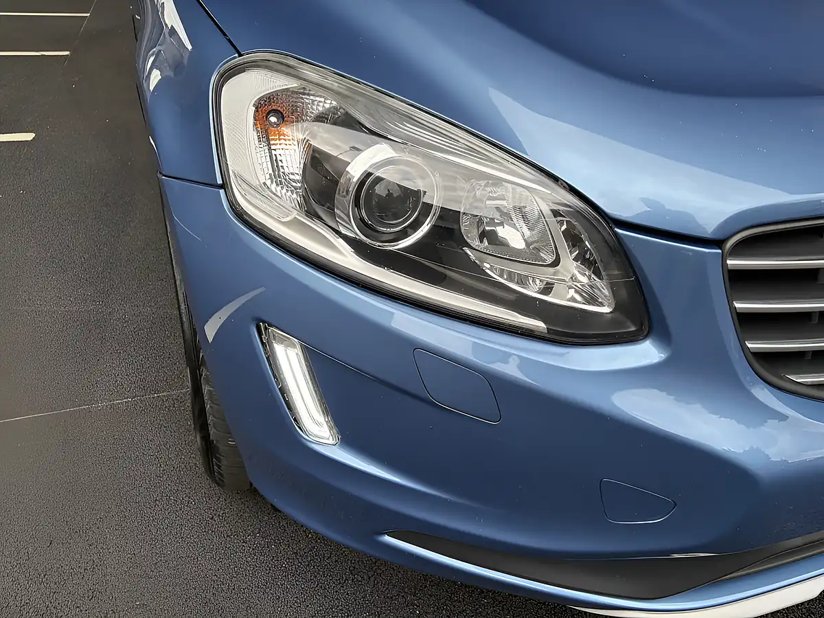 Used 2017 Volvo XC60 Se Lux Nav Blue - Interior and Exterior details 5