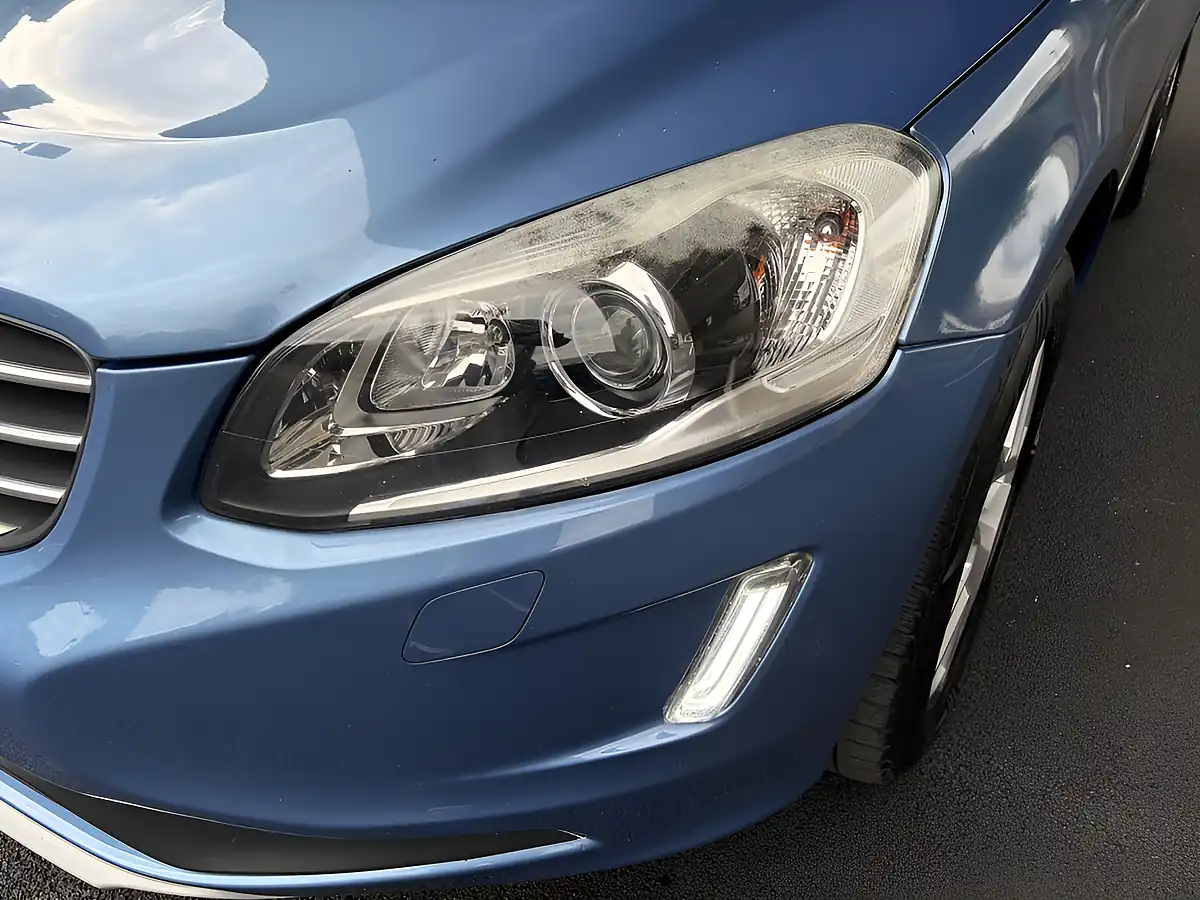 Used 2017 Volvo XC60 Se Lux Nav Blue - Interior and Exterior details 6