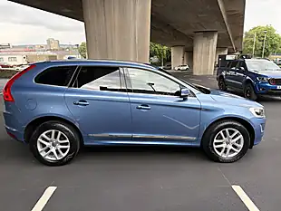 Used 2017 Volvo XC60 Se Lux Nav Blue - Interior and Exterior details 8
