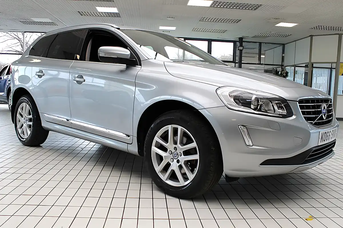Used 2017 Volvo XC60 Se Lux Nav Electric Silver - Interior and Exterior details 10