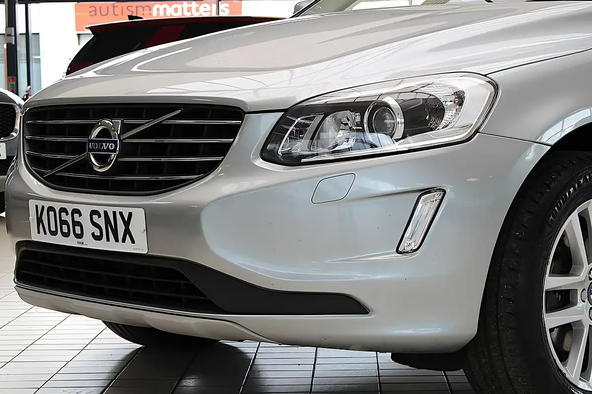 Used 2017 Volvo XC60 Se Lux Nav Electric Silver - Interior and Exterior details 4