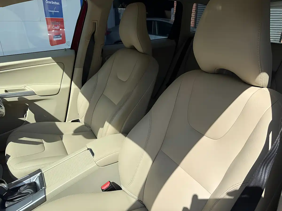 Used 2017 Volvo XC60 Se Lux Nav Flamenco Red - Interior and Exterior details 19