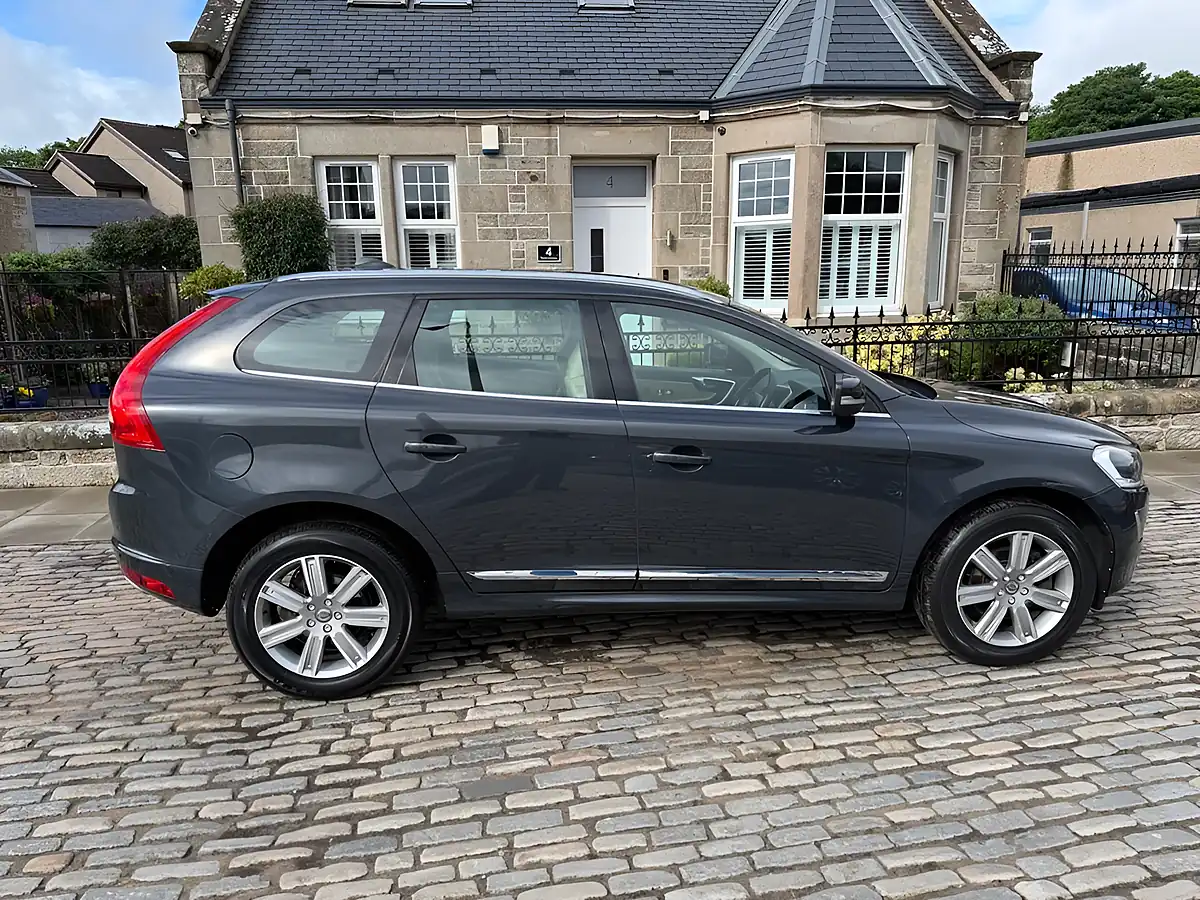 Used 2017 Volvo XC60 Se Lux Nav Savile Grey - Interior and Exterior details 12