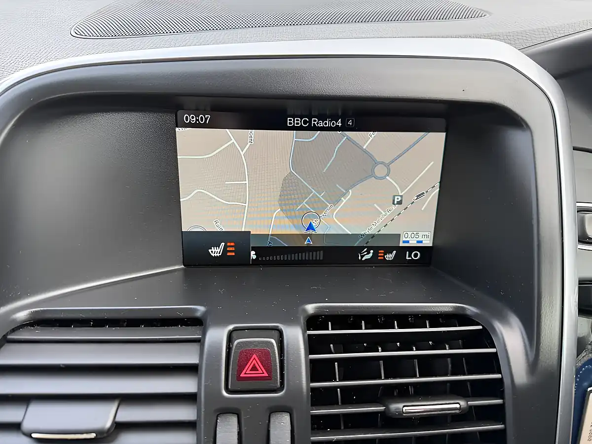 Used 2017 Volvo XC60 Se Lux Nav Savile Grey - Interior and Exterior details 6