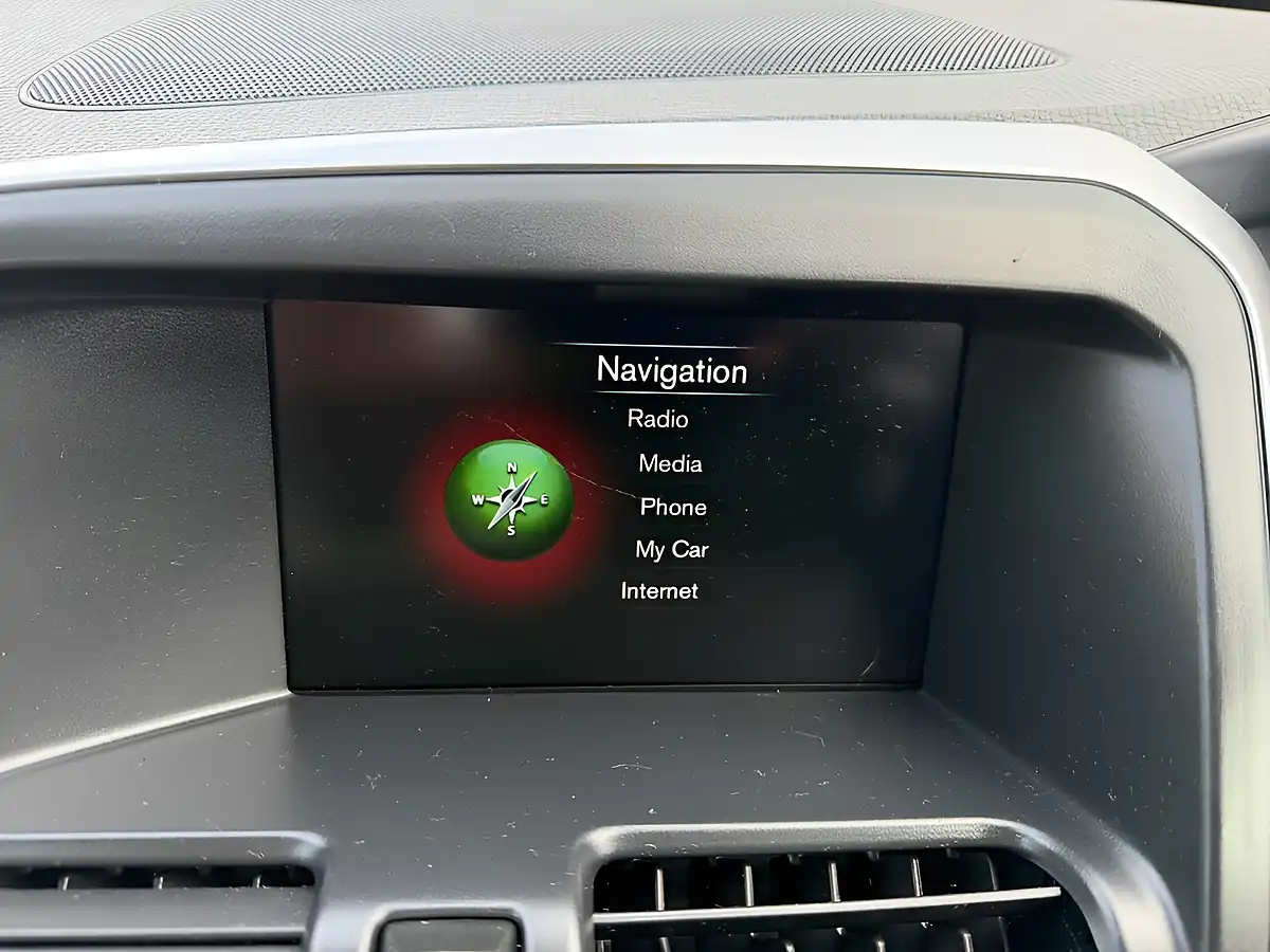 Used 2017 Volvo XC60 Se Lux Nav Savile Grey - Interior and Exterior details 8