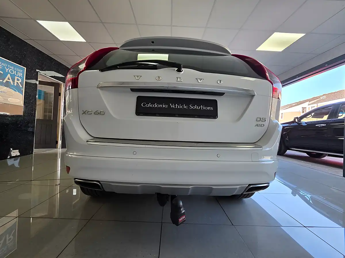 Used 2017 Volvo XC60 Se Lux Nav White - Interior and Exterior details 17