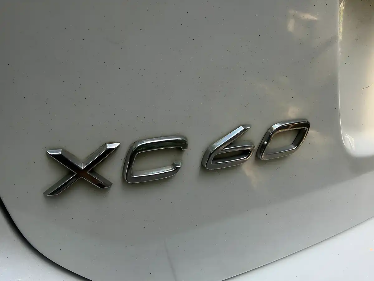 Used 2017 Volvo XC60 Se Lux Nav White - Interior and Exterior details 6