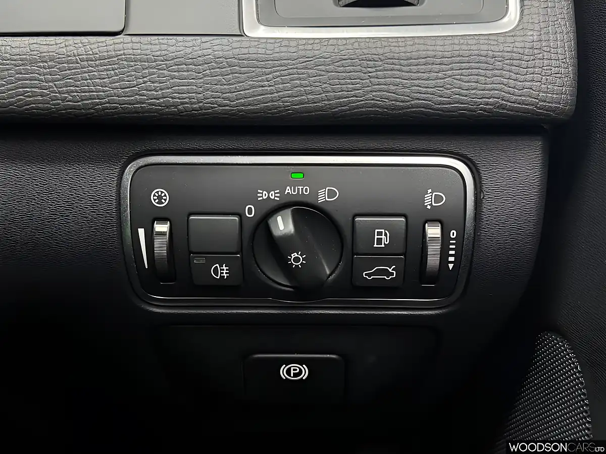 Used 2017 Volvo XC60 Se Nav Black - Interior and Exterior details 14