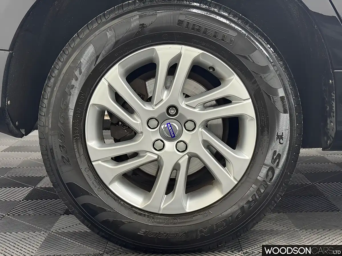 Used 2017 Volvo XC60 Se Nav Black - Interior and Exterior details 19