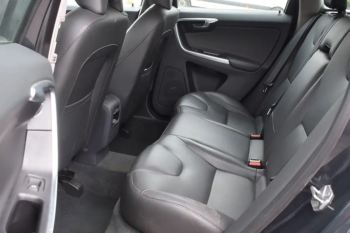 Used 2017 Volvo XC60 Se Nav Grey - Interior and Exterior details 15