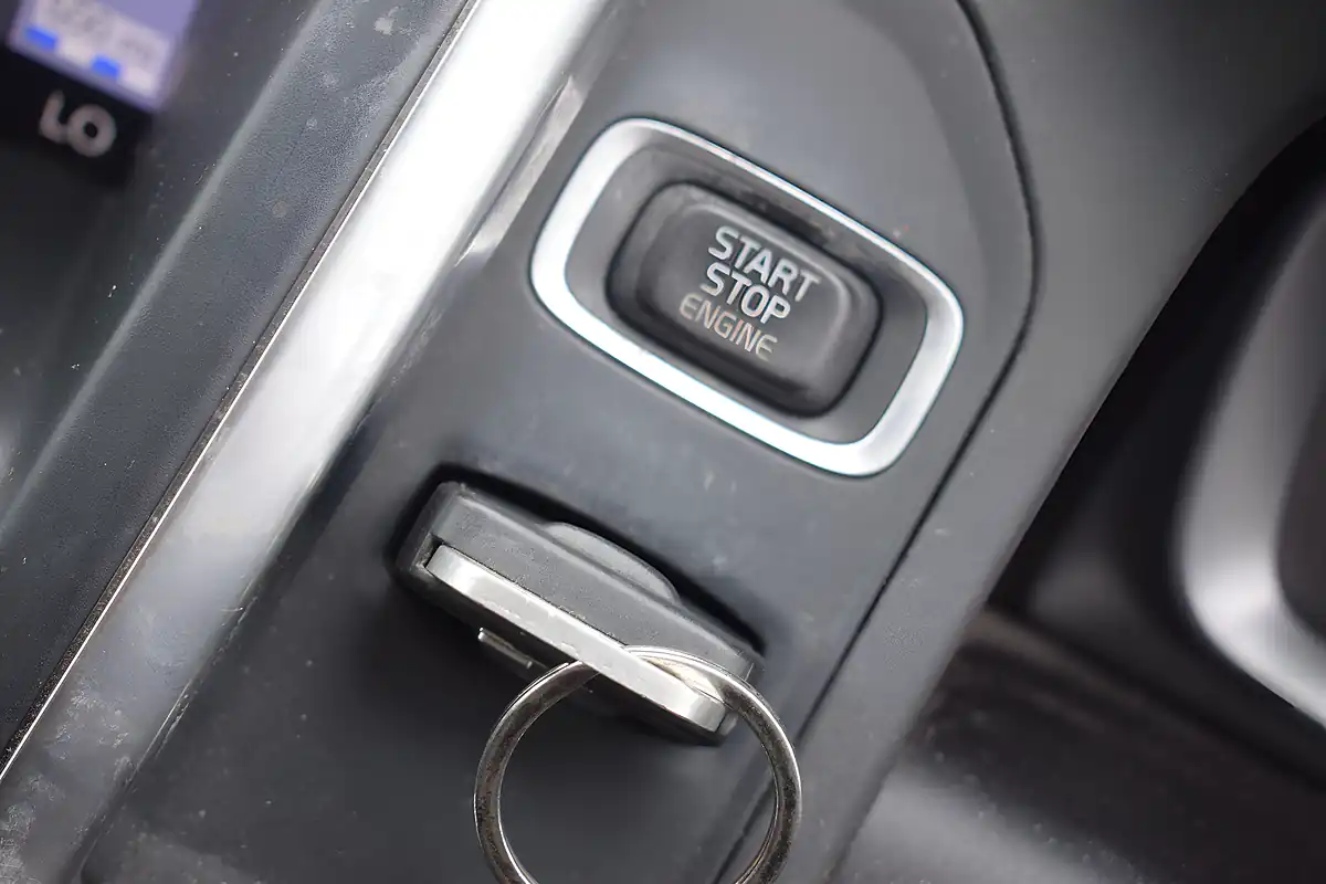 Used 2017 Volvo XC60 Se Nav Grey - Interior and Exterior details 16