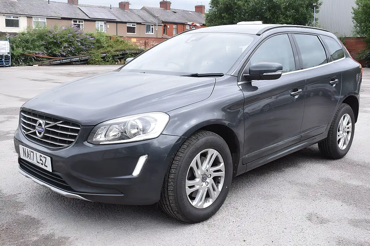 Used 2017 Volvo XC60 Se Nav Grey - Interior and Exterior details 6