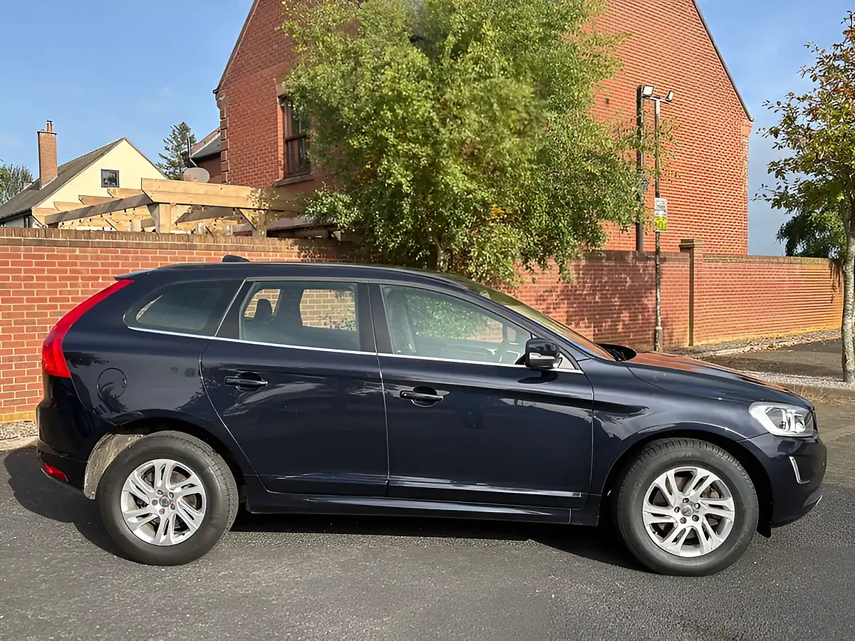 Used 2017 Volvo XC60 Se Nav Mediterranean Blue - Interior and Exterior details 7