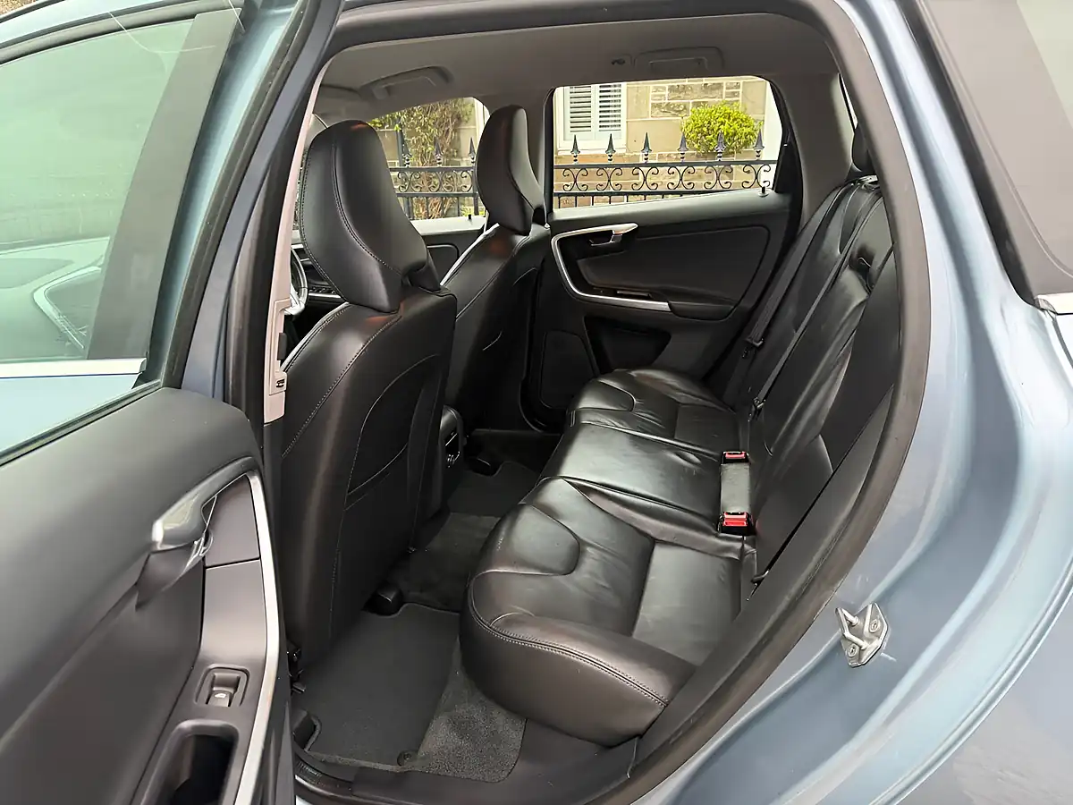 Used 2017 Volvo XC60 Se Nav Mussel Blue - Interior and Exterior details 18
