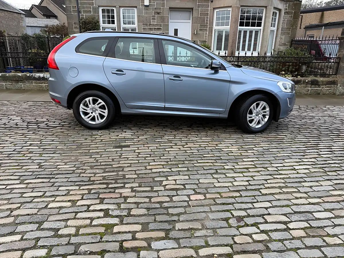 Used 2017 Volvo XC60 Se Nav Mussel Blue - Interior and Exterior details 19