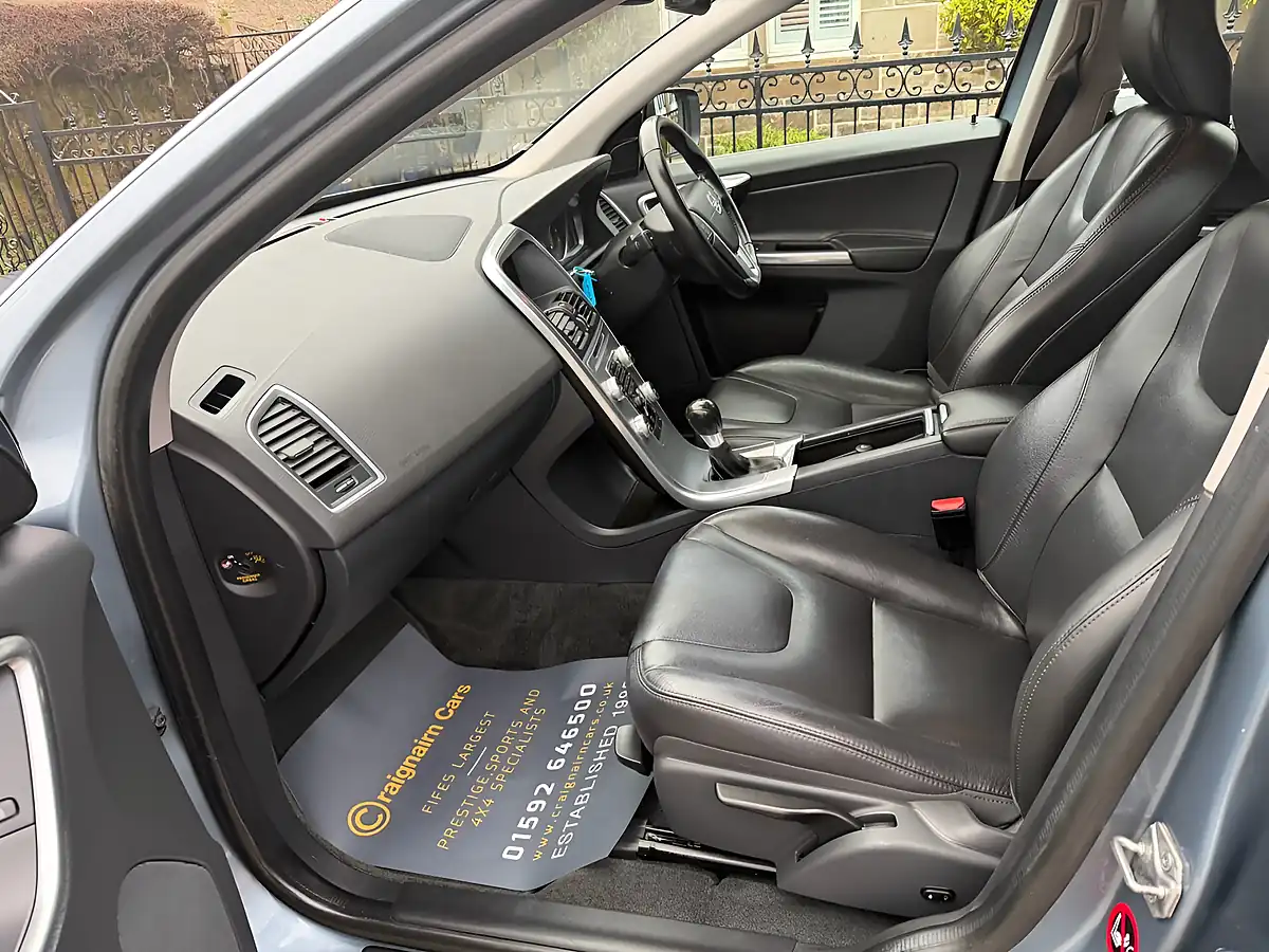 Used 2017 Volvo XC60 Se Nav Mussel Blue - Interior and Exterior details 2