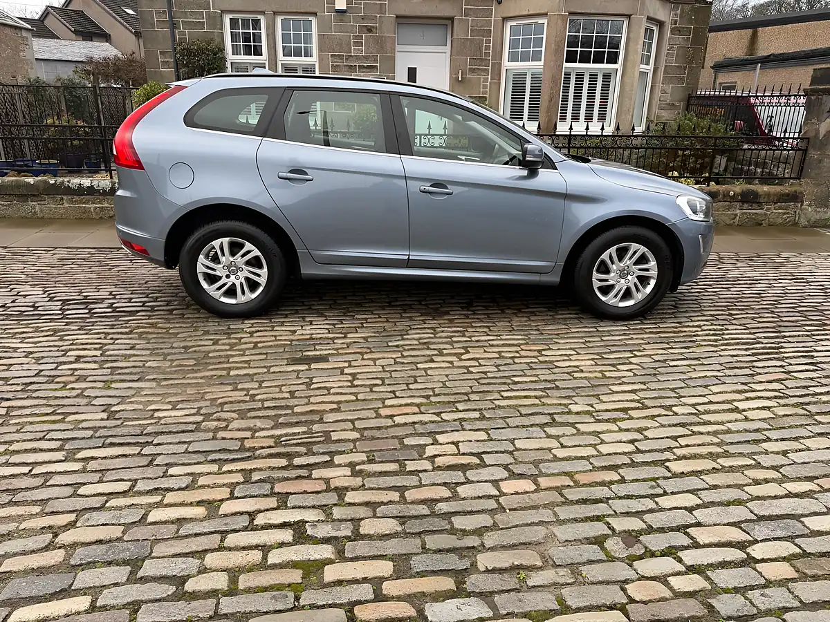 Used 2017 Volvo XC60 Se Nav Mussel Blue - Interior and Exterior details 9