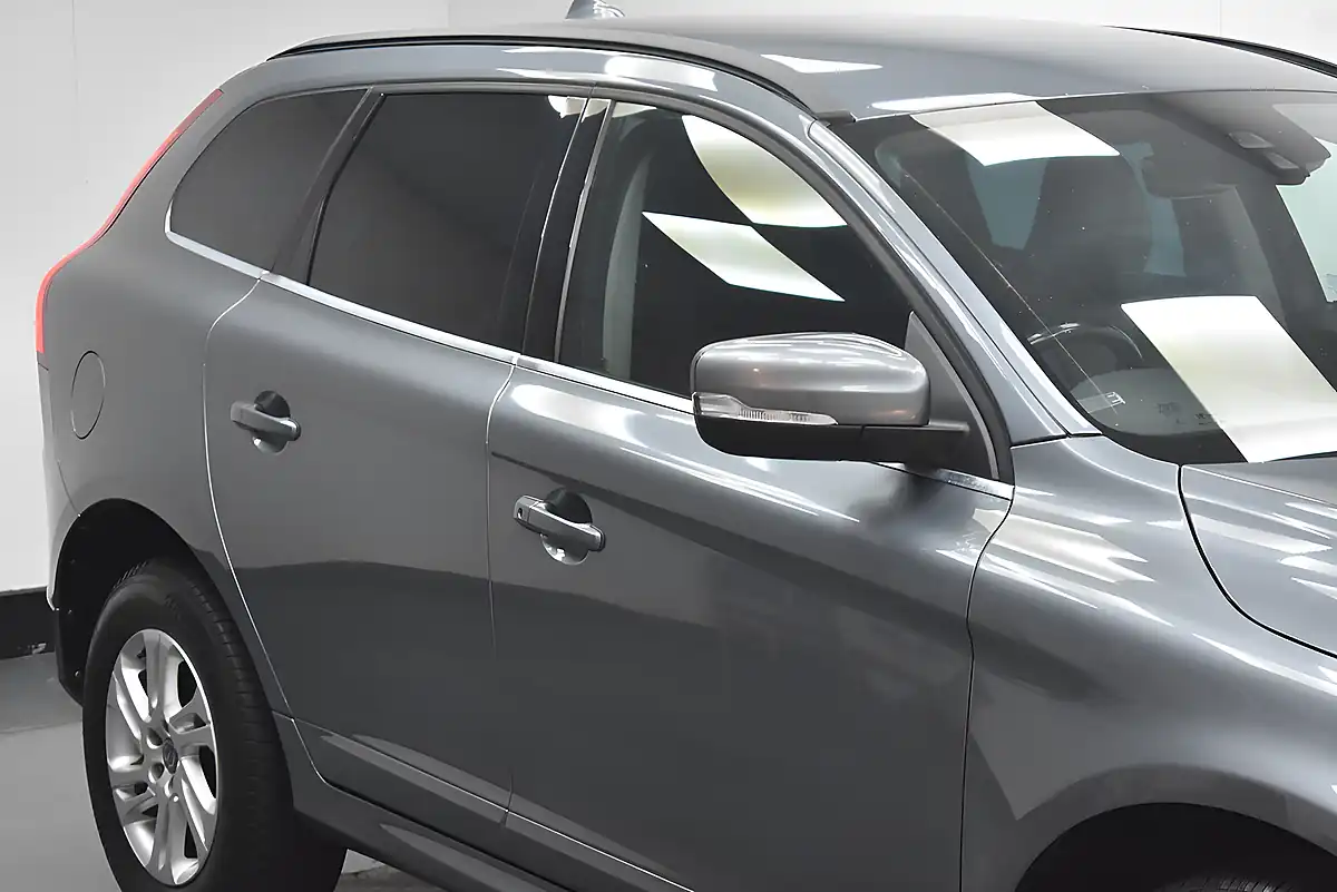Used 2017 Volvo XC60 Se Nav Osmium Grey - Interior and Exterior details 14